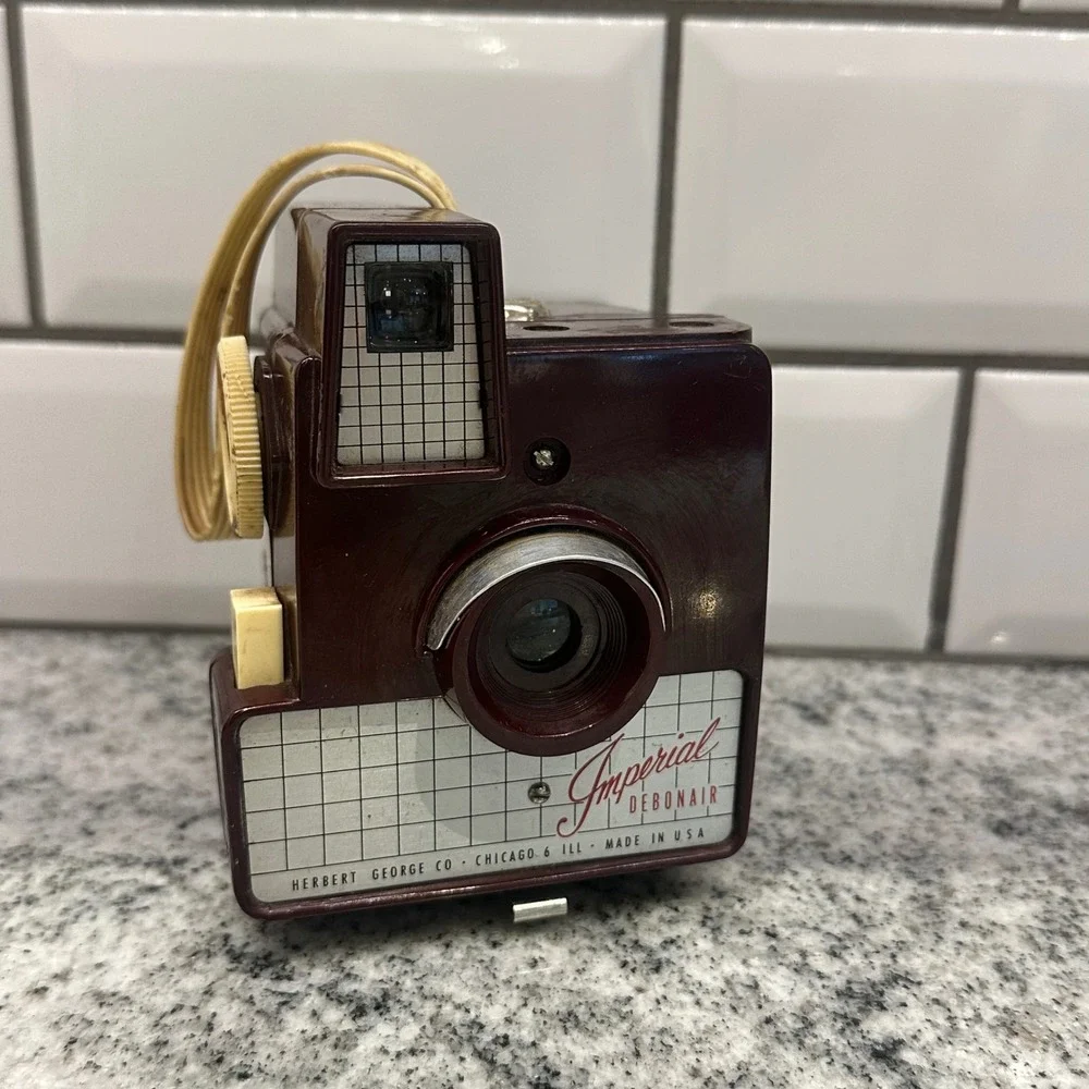 Imperial Debonair Camera Maroon Bakelite Vintage 620 Film MCM Prop Untested